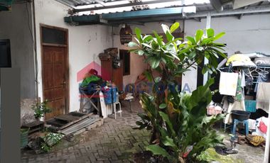 Rumah + Ruang Usaha Mojoroto Kota Kediri Pinggir Jalan Besar Dekat Dengan Klinik Kesehatan, Terminal dan Lingkungan Sekolah