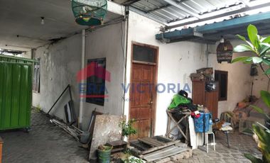 Rumah + Ruang Usaha Mojoroto Kota Kediri Pinggir Jalan Besar Dekat Dengan Klinik Kesehatan, Terminal dan Lingkungan Sekolah