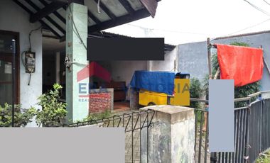 Rumah + Ruang Usaha Mojoroto Kota Kediri Pinggir Jalan Besar Dekat Dengan Klinik Kesehatan, Terminal dan Lingkungan Sekolah