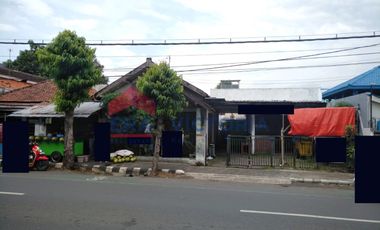 Rumah + Ruang Usaha Mojoroto Kota Kediri Pinggir Jalan Besar Dekat Dengan Klinik Kesehatan, Terminal dan Lingkungan Sekolah