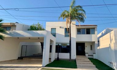 HERMOSA CASA RECIÉN REMODELADA EN LOMAS ALTAS