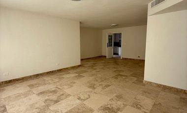 HERMOSA CASA RECIÉN REMODELADA EN LOMAS ALTAS