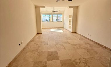 HERMOSA CASA RECIÉN REMODELADA EN LOMAS ALTAS