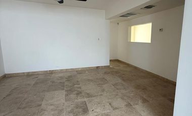 HERMOSA CASA RECIÉN REMODELADA EN LOMAS ALTAS