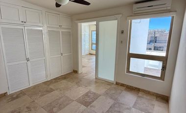 HERMOSA CASA RECIÉN REMODELADA EN LOMAS ALTAS