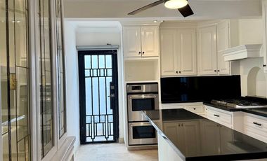 HERMOSA CASA RECIÉN REMODELADA EN LOMAS ALTAS