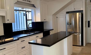 HERMOSA CASA RECIÉN REMODELADA EN LOMAS ALTAS
