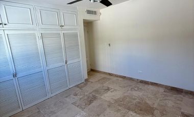 HERMOSA CASA RECIÉN REMODELADA EN LOMAS ALTAS