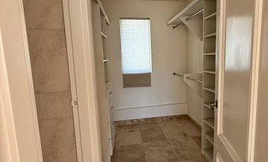 HERMOSA CASA RECIÉN REMODELADA EN LOMAS ALTAS