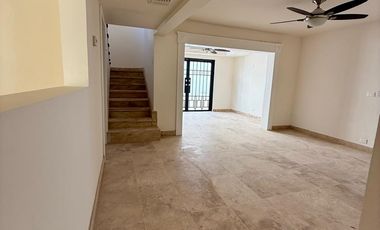HERMOSA CASA RECIÉN REMODELADA EN LOMAS ALTAS