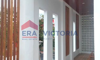 Rumah Kos + Rumah Huni di Kepanjenkidul Blitar Bagus Terawat 900m dari Kampus 3 UM 400m dari Masjid Agung Kos Aktif dan Terisi