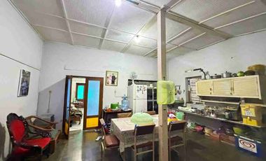 Rumah Lama Terawat Hitung Tanah di Nusukan Surakarta