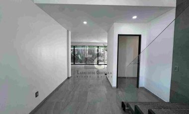 Venta casa en Lomas de Bellavista