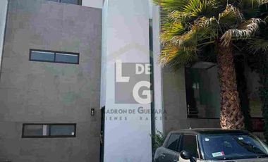 Venta casa en Lomas de Bellavista