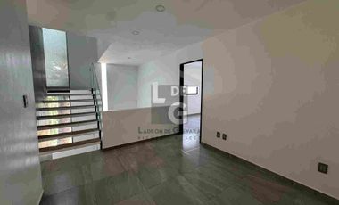 Venta casa en Lomas de Bellavista