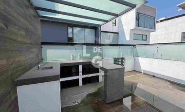 Venta casa en Lomas de Bellavista