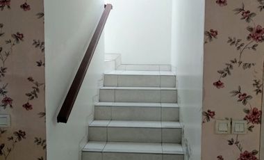 Turun Harga!!!! Rumah 2 Lantai Lebar 8 Furnished Cluster Alamanda, Cakung, Jakarta Timur, 015