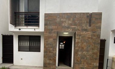 CASA EN RENTA AMUEBLADA EN BONATERRA APODACA – 3 NIVELES, TERRAZA, EXCELENTE UBICACIÓN