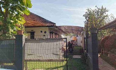 Jarang ada! Rumah tanah luas 300m, parkir 3 mobil SHM - Cisaranten Arcamanik Bandung Timur