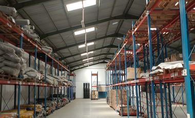 Disewakan gudang di Cikokol,Uk 30x60m,akses 40 ft,min 2 thn,Harga:1,2 M/thn exc pajak