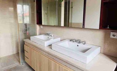 sewa town house Cipete & pool siap huni jakarta selatan
