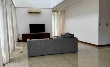 DISEWAKAN RUMAH MEWAH DENGAN KOLAM RENANG DI MAMPANG BANGKA JAKARTA SELATAN
