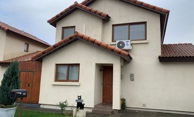 Casa 2 Pisos con Piscina | 3D-3B | Quilamapu, Chillán