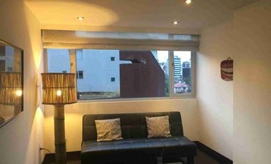 Exclusiva suite en renta, con vista privilegiada en el Norte de Quito. Un dormitorio con balcón, con o sin amoblar.