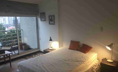 Exclusiva suite en renta, con vista privilegiada en el Norte de Quito. Un dormitorio con balcón, con o sin amoblar.