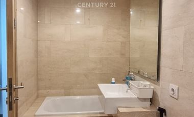 Apartemen Mewah Holland Village Cempaka Putih – 4+1BR, Full Furnish, View Danau & City