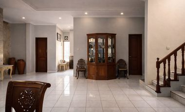 Kesempatan Langka! Rumah + Kantor View Kota Bandung di Arcamanik