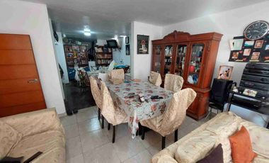 Se vende casa en Surco 4 pisos