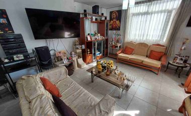 Se vende casa en Surco 4 pisos