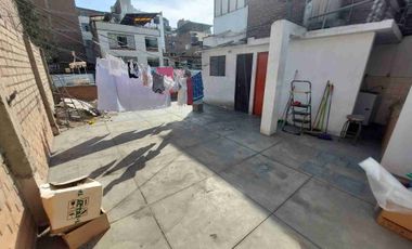 Se vende casa en Surco 4 pisos