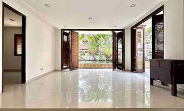 FOR SALE CILANDAK - FATMAWATI
MODERN TROPICAL HOUSE
POSISI HOEK