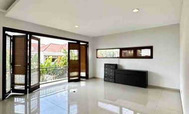 FOR SALE CILANDAK - FATMAWATI
MODERN TROPICAL HOUSE
POSISI HOEK
