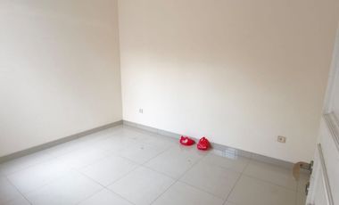 Rumah Green Lake City, West Europe 8x15, Harga sewa 90 juta