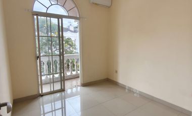 Rumah Green Lake City, West Europe 8x15, Harga sewa 90 juta