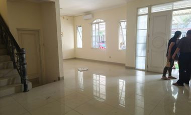 Rumah Green Lake City, West Europe 8x15, Harga sewa 90 juta