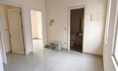 Rumah Green Lake City, West Europe 8x15, Harga sewa 90 juta