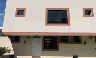 Se vende amplia casa a pocos metros Hipermercados Coral