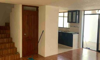 Se vende amplia casa a pocos metros Hipermercados Coral