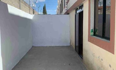 Se vende amplia casa a pocos metros Hipermercados Coral