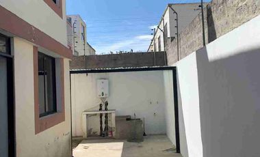 Se vende amplia casa a pocos metros Hipermercados Coral