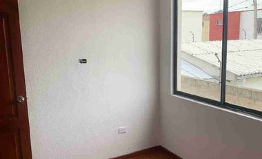 Se vende amplia casa a pocos metros Hipermercados Coral