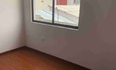 Se vende amplia casa a pocos metros Hipermercados Coral