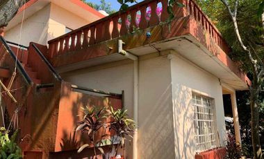 casa con vista a la laguna