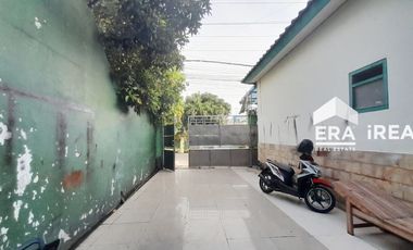 RUANG USAHA DAN RUMAH DIJUAL SOLO TIMUR DEKAT PALUR PLAZA DAN PASAR PALUR