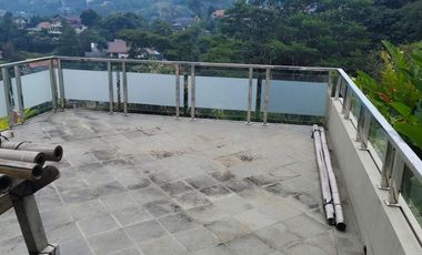 RUMAH MINIMALIS MODERN 3 LANTAI BARU RENOVASI SIAP HUNI DI DAGO RESORT BANDUNG