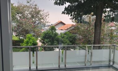 RUMAH MINIMALIS MODERN 3 LANTAI BARU RENOVASI SIAP HUNI DI DAGO RESORT BANDUNG